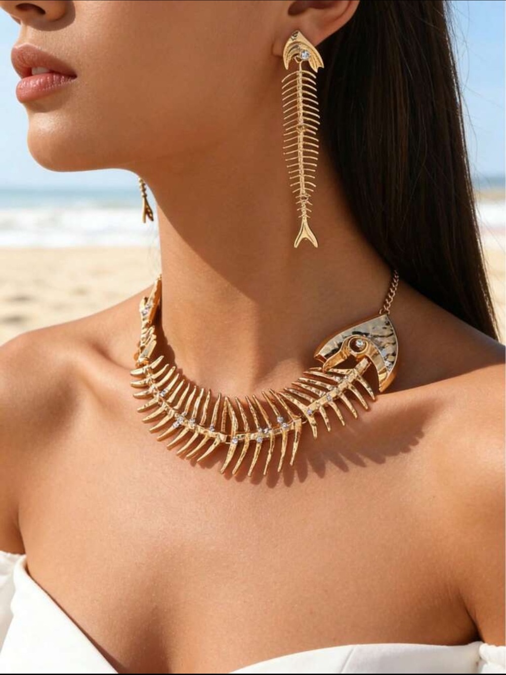 Coastal Luxe Sculptural Fishbone Necklace